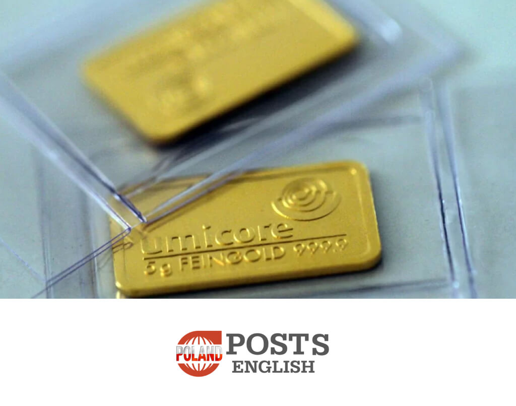 Gold bars and fractional bullion coins. Poles are looking for opportunities in precious metals